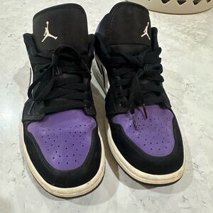 Jordan Men's Black and Purple Sneakers